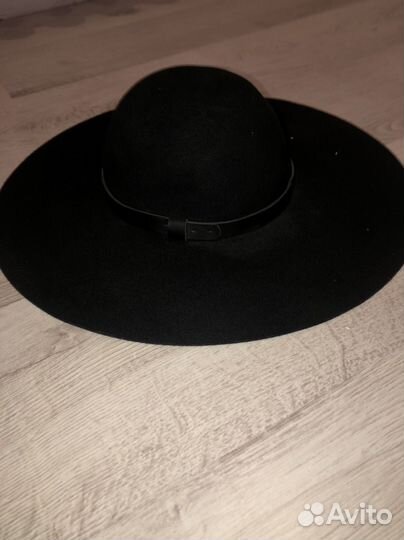 Шляпа с широкими полями