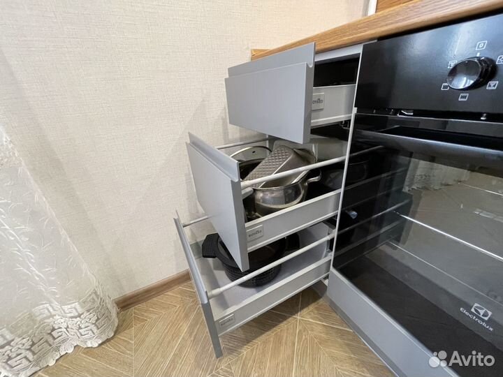 Угловая кухня в хрущёвку ксп:23133