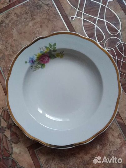 Тарелки разные