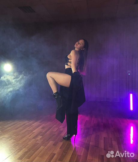 Тренер по танцам, растяжке, йоге, мягкому фитнесу