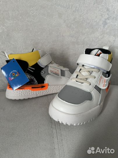 Кроссовки на девочку