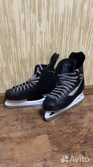 Хоккейные коньки CCM