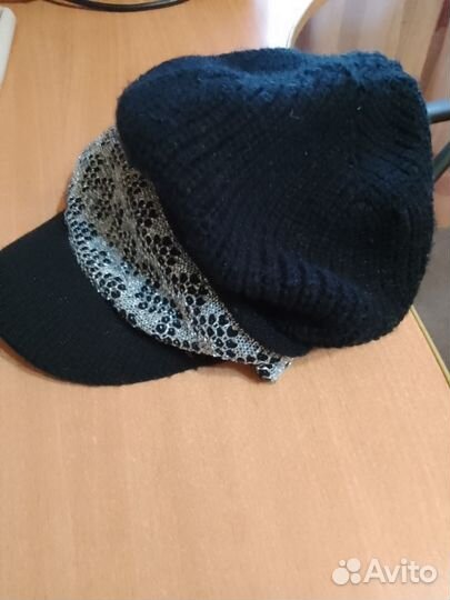 Берет с козырьком женский