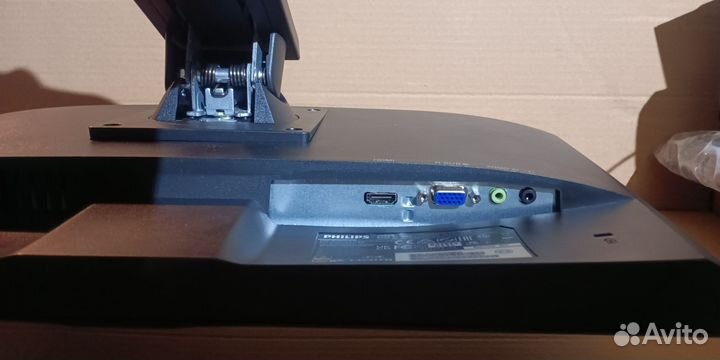 Монитор Philips 22 дюйма