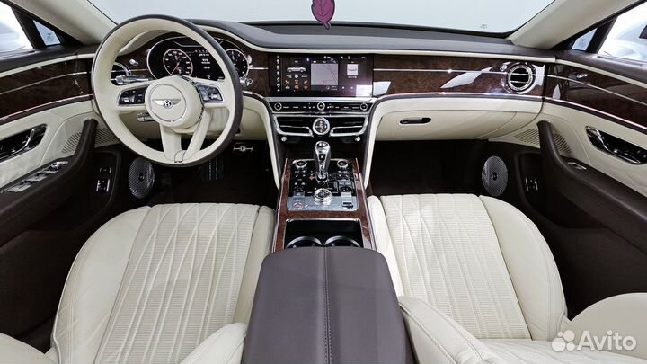 Bentley Flying Spur 4.0 AMT, 2021, 13 600 км