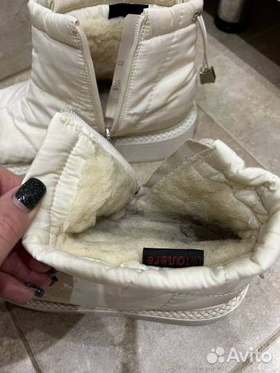 Зимние дутики женские