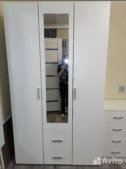 Шкаф 3-дверный с ящиками белый Трио шк19