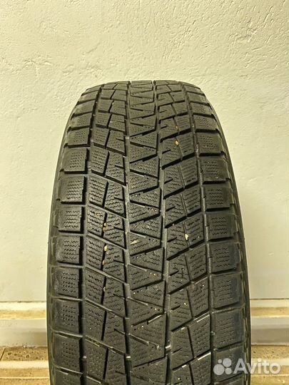 Bridgestone Blizzak DM-V1 235/65 R18 R