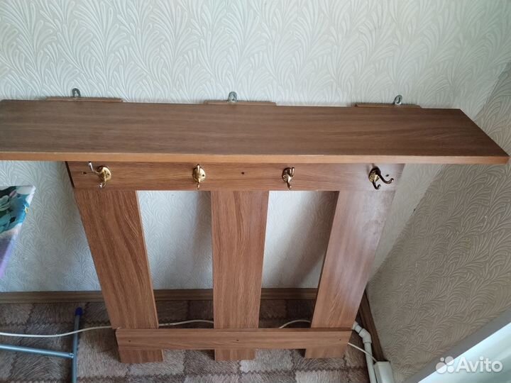 Вешалка для одежды настенная