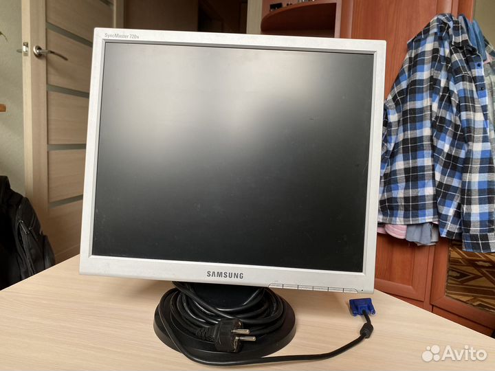 Монитор Samsung syncmaster 720N