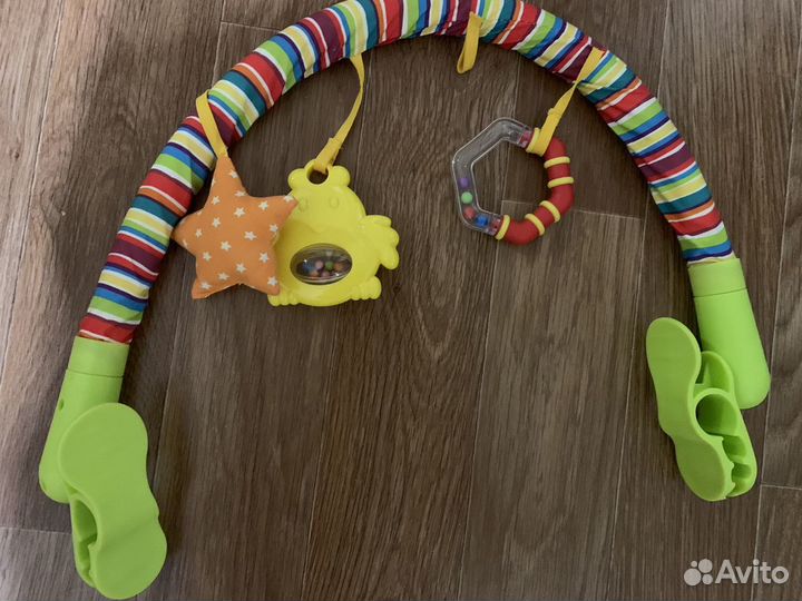 Дуга с игрушками