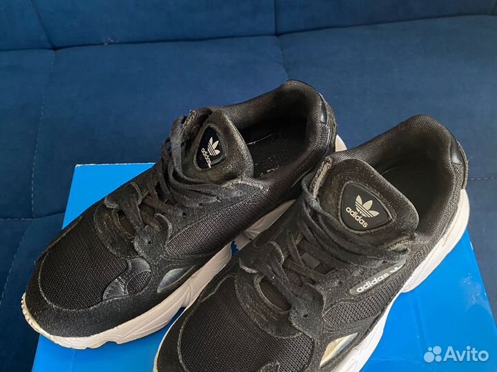 Кроссовки женские adidas Falcon