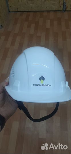 Каска Роснефть с наушниками