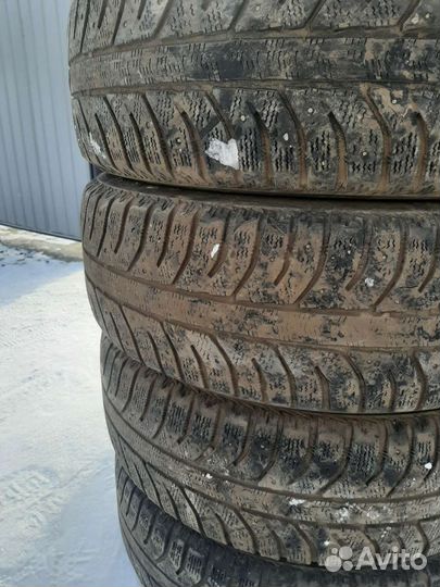 Bridgestone Ice Cruiser 7000 225/65 R17