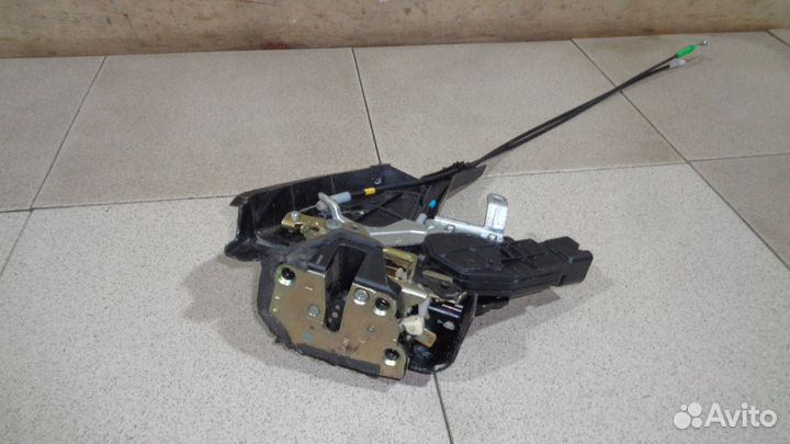 Замок двери задней левой Toyota Corolla (E120) 20