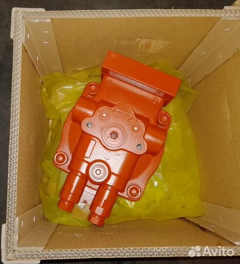 Гидромотор редуктора поворота башни Volvo EC480D