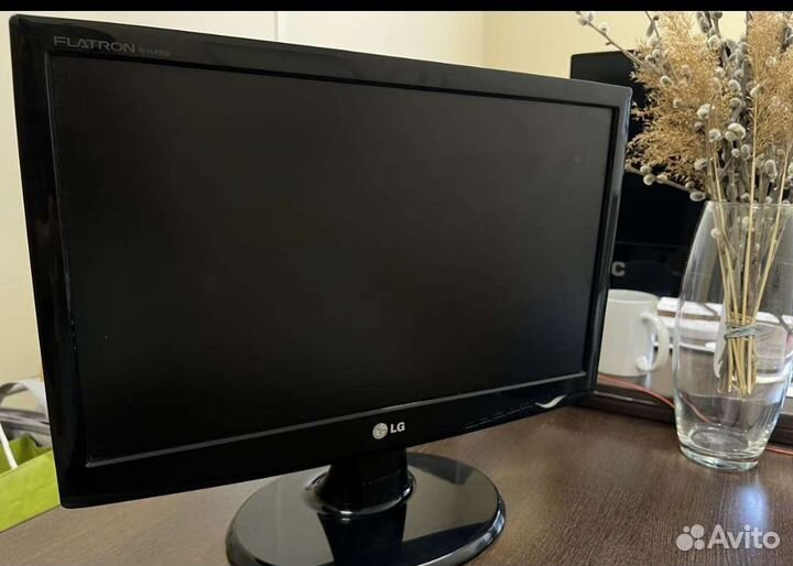 Монитор LG 18.5 Хорошее состояние