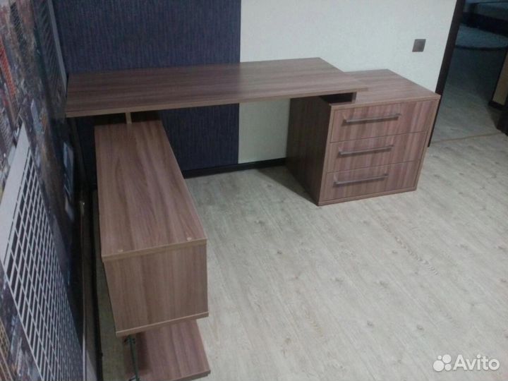 Компьютерный стол/ письменный стол/мебель на заказ