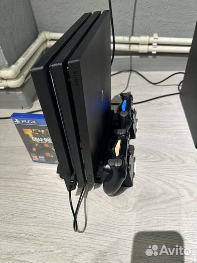 Ps4 pro с играми 2 джойстика