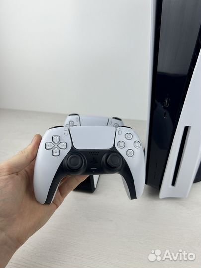 Sony PlayStation 5 с 2 Геймпадами