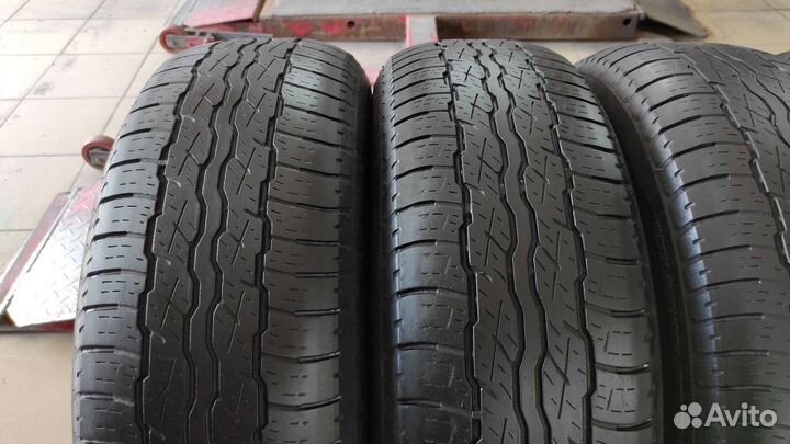 Bridgestone Dueler H/T 687 225/65 R17