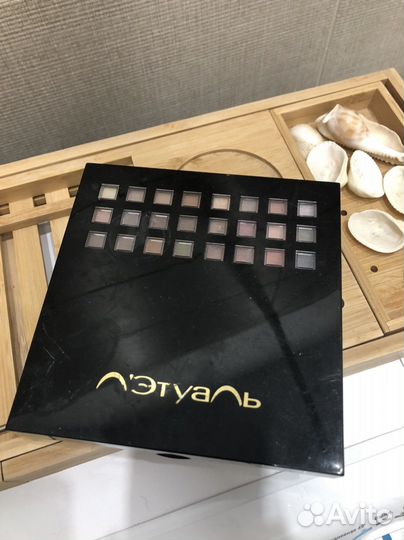 Палетка теней румян помад