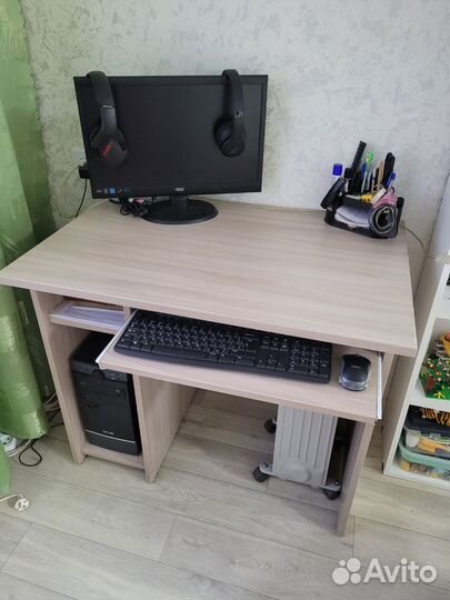 Стол компьютерный/письменный