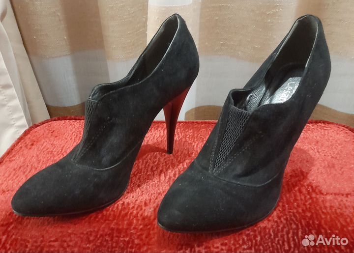 Туфли женские Laura Cesari натуральная замша