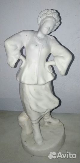 Фигурки фарфоровые, керамика, бисквит. Старые