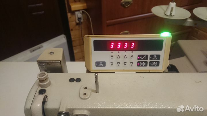 Профессиональная швейная машина автомат