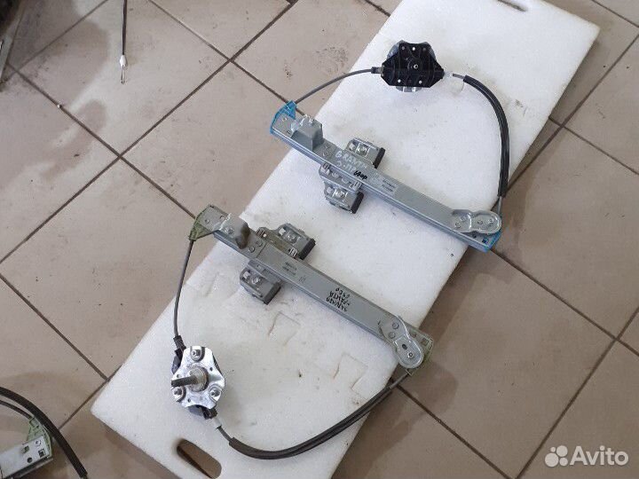 Стеклоподъемник задний правый левый Лада Гранта