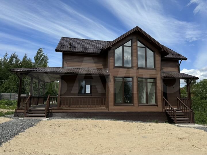 Коттедж 180 м² на участке 1 сот.