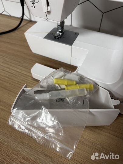 Швейная машина dexp SM-3500W