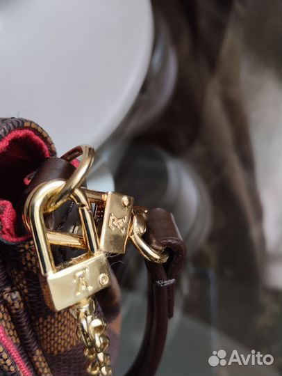 Клатч Louis Vuitton favorite