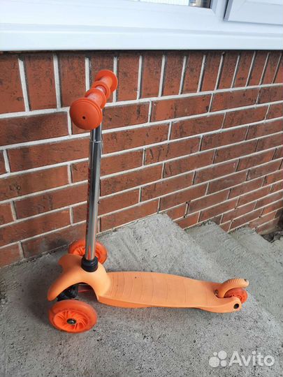 Самокат детский трехколесный