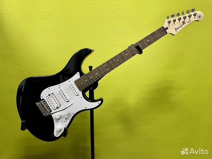 Электрогитара Yamaha Pacifica 112J