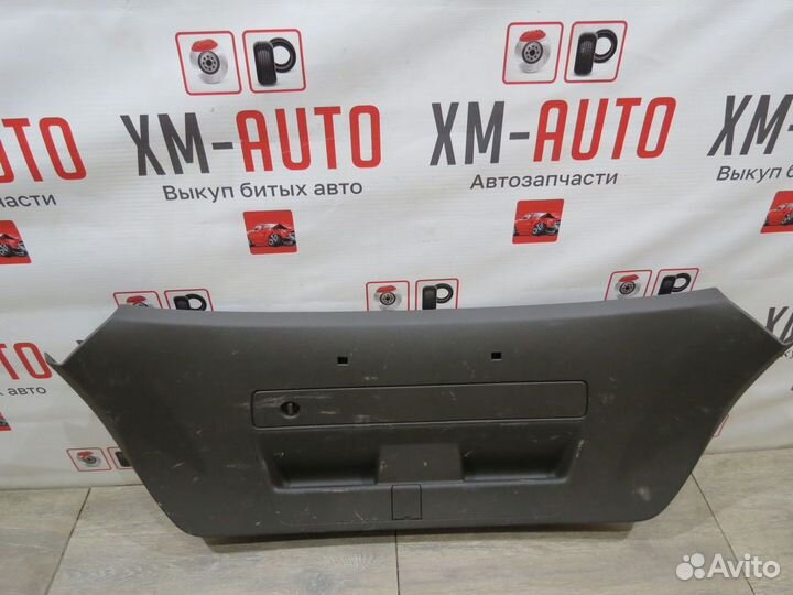 Обшивка крышки багажника Audi A7