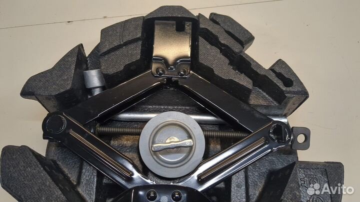 Набор инструментов штатный Subaru XV, 2014