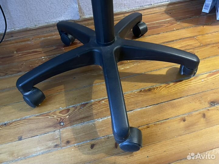 Компьютерное кресло