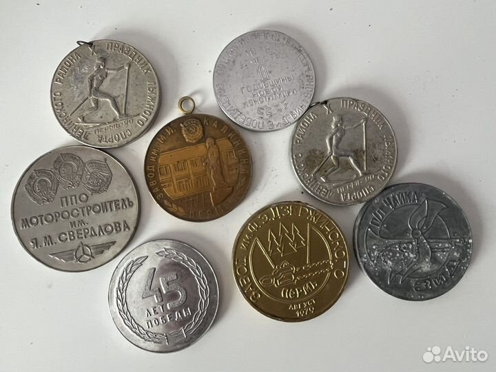 Значки и медали СССР