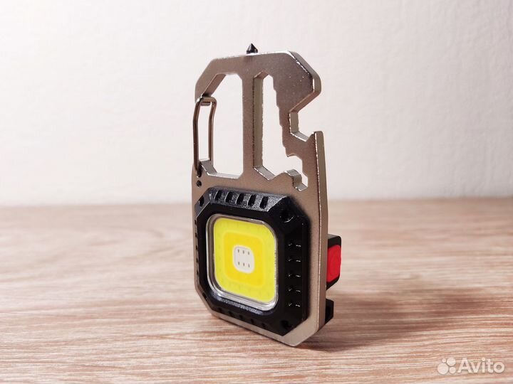 Мощный многофункциональный фонарь