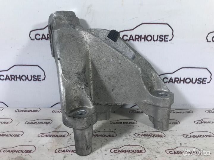 Кронштейн двигателя Audi Q5 2.0 CDN