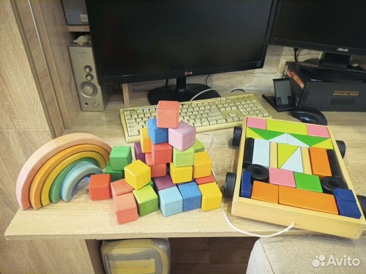 Фирменные деревянные кубики