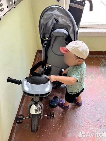 Детский велосипед с ручкой