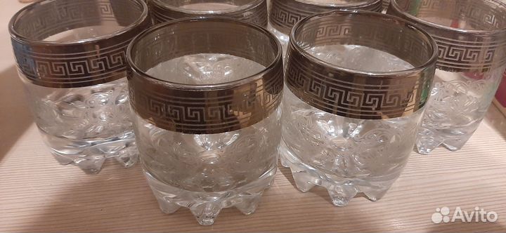 Стаканы 10 и рюмки 12