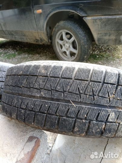 Bridgestone Blizzak Revo GZ 215/65 R16