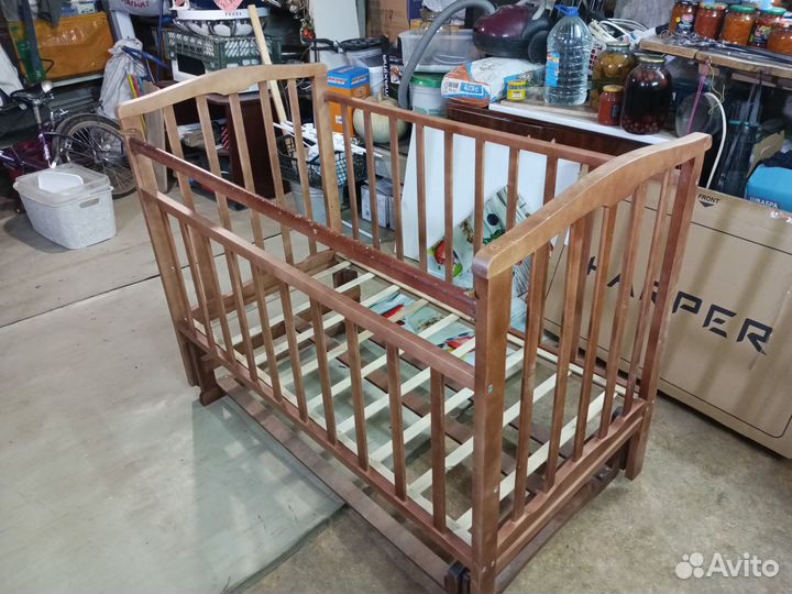 Детская кроватка маятник все целое состояние б/ у