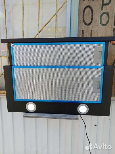 Кухонная вытяжка 60