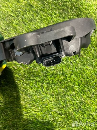 Ручка наружная двери передней левой Tesla Model Y