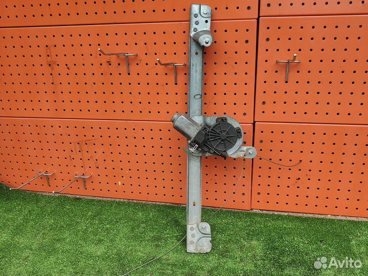 Левый электростеклоподъёмник Renault Logan 1